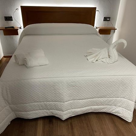 La Era De Lario Habitacion Con Jacuzzi Bagian luar foto